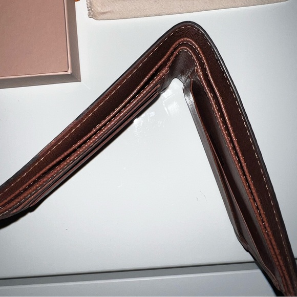 LV Monogram Multiple wallet in great condition. - Picture 8 of 9